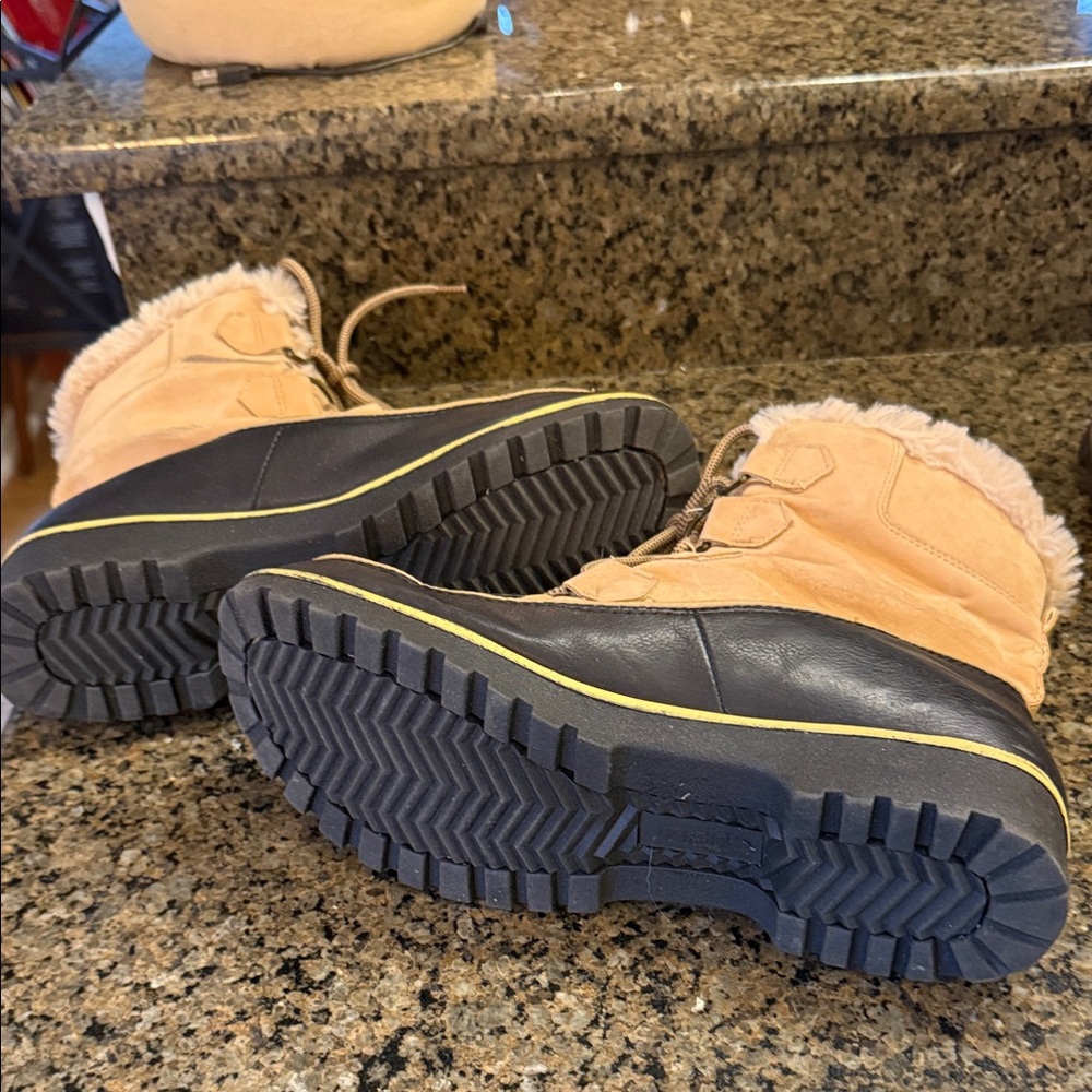 JBU Tan and Black Winter Boots - Picture 4 of 7